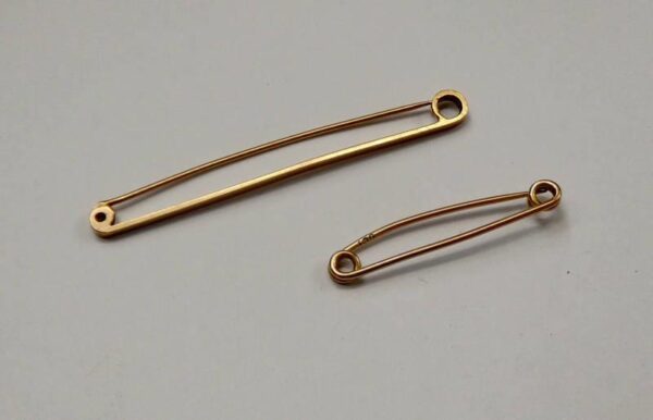 Set of Two 9ct Gold Bar Brooches
